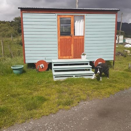 Croft Of Clune Shepherds Hut Ньютонмор Екстер'єр фото
